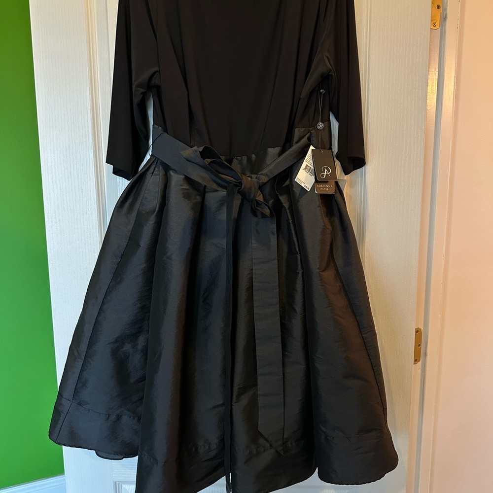 Adrianna Papell Plus Size Classic Black Fit and Flare Dress NWT - Picture 4 of 5